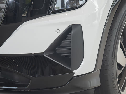 2024�� 50 e-tron quattro ��ҫ�� ������װ