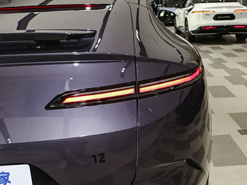 2025�� �Ŀ� Max�����