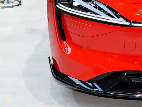 2025�� 703km Ultra�˶���