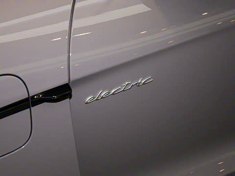 2024�� Taycan 4 Cross Turismo