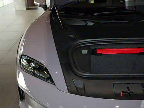 2024�� Taycan 4 Cross Turismo