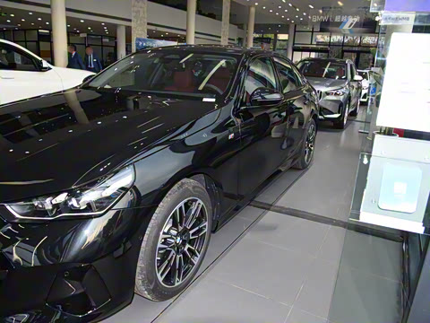 2024�� 525i M�˶���װ