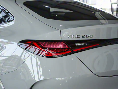 2025�� GLC 260 4MATIC ����SUV