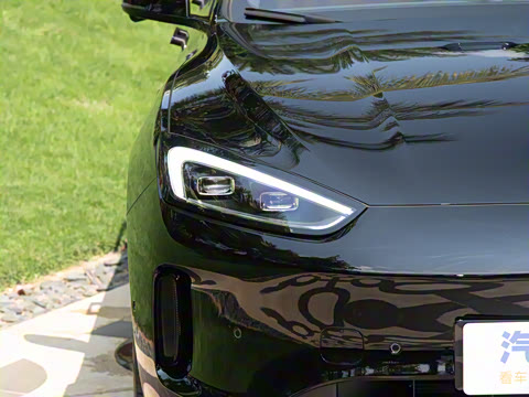 2025�� ����   Ultra ������