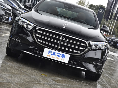 2025�� �Ŀ� E 300 L ������