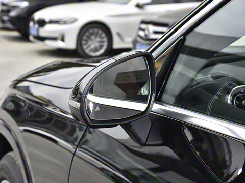 2025�� �Ŀ� GLC 260 L 4MATIC ������