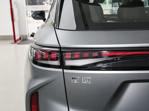 2025�� 100������Plus����