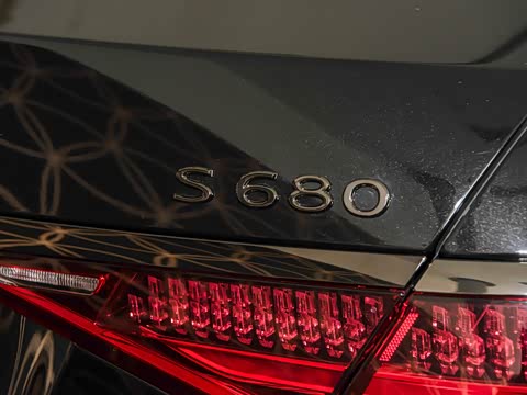 2025�� �Ŀ� S 680 4MATIC ��ҹ��