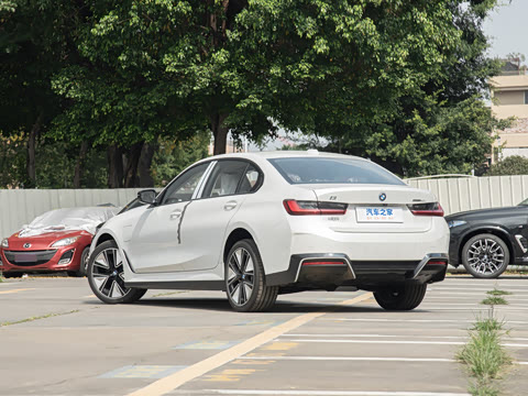 2025�� eDrive 40 L ��ҹ�˶���װ