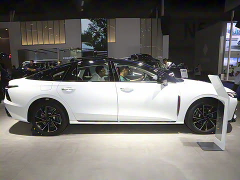 2025�� 2.0T ������