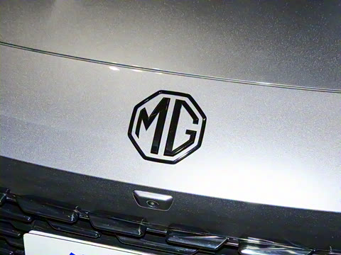 2025�� 2.0T Trophy+ �����˶���