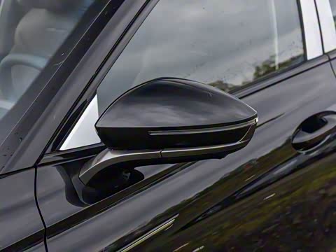 2025�� 2.0T �Զ���+