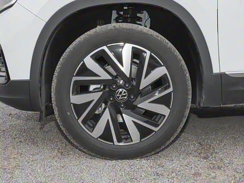 2025�� ������ 330TSI