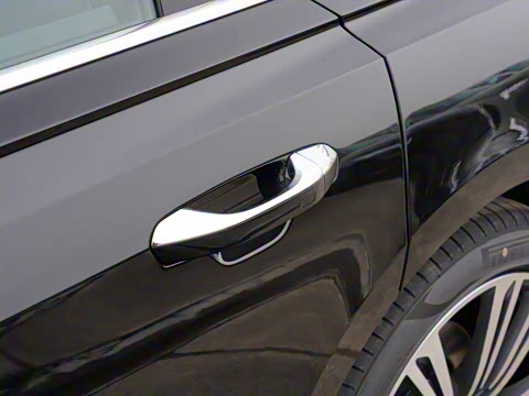 2025�� A8L 45 TFSI quattro ������