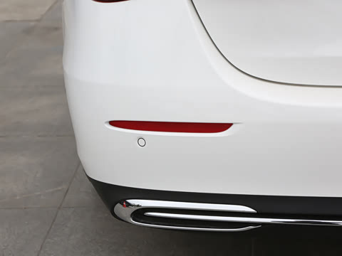 2025�� �Ŀ� E 300 L ʱ����