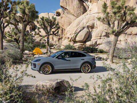 2025�� Cayenne Coup�� Turbo GT 4.0T