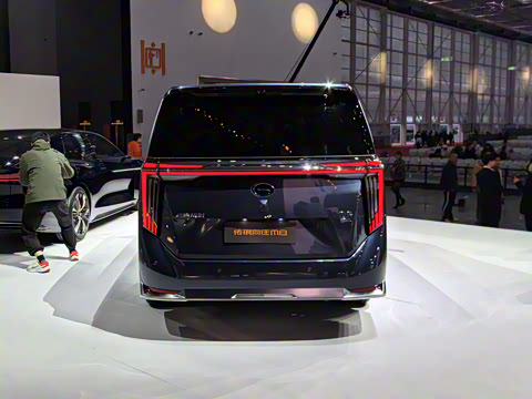 2025�� Ǭ��ϵ�� Ultra ͷ�Ȳ�