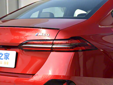 2024�� xDrive M60