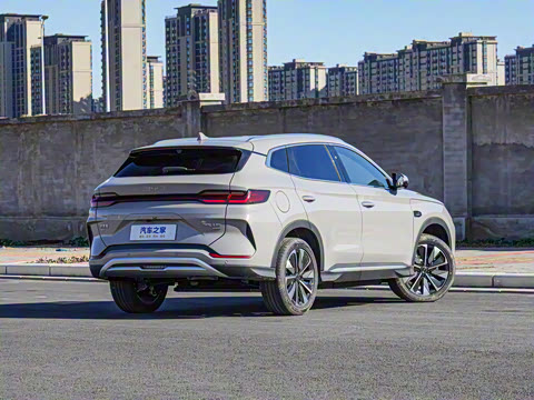 2025�� EV �Ǽݰ� 605km �콢��