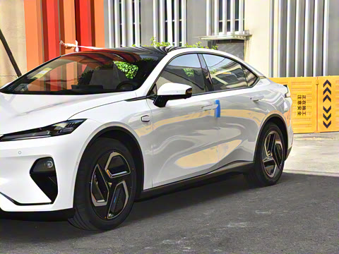 2025�� 530UltraǬ���Ǽ�ADS SE�����