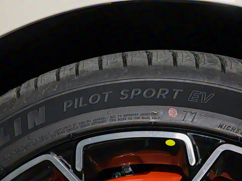 2025�� �����������Ǽݰ� 100kWh