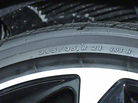 2024�� Taycan 4 Cross Turismo