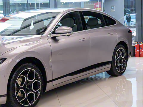 2025�� ��������� 710�콢��