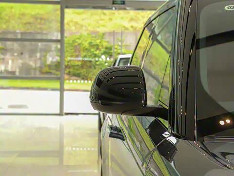 2025�� 400PS Dynamic HSE