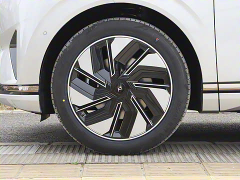 2025�� 210Max���Ȱ� 6��