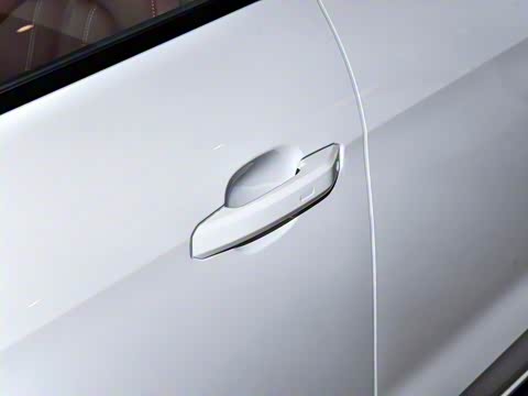 2025�� 200���������� 40 TFSI ���������� B&O ��ҹ��