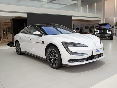 2025�� EV ����������