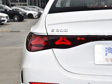 2025�� E 300 �������˶���