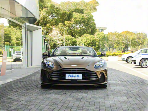 2025�� 4.0T V8 Volante