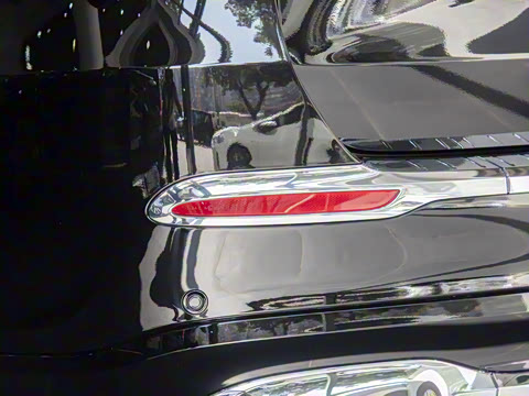 2025�� GLS 480 4MATIC