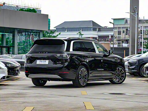 2025�� ���� Ultra�� 100kWh 6����