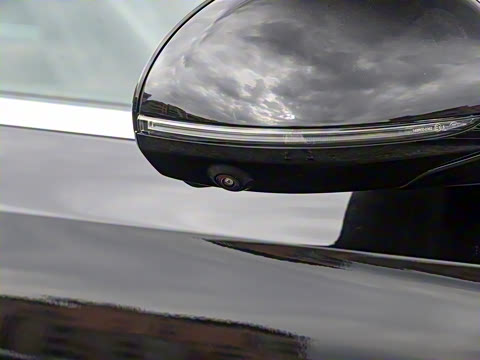 2025�� �Ŀ� E 300 L ����˶���