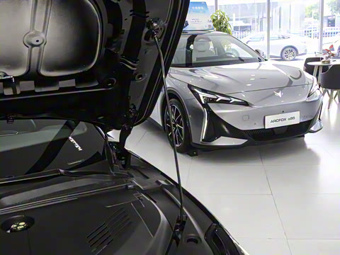 2025�� 560PRO 185kW