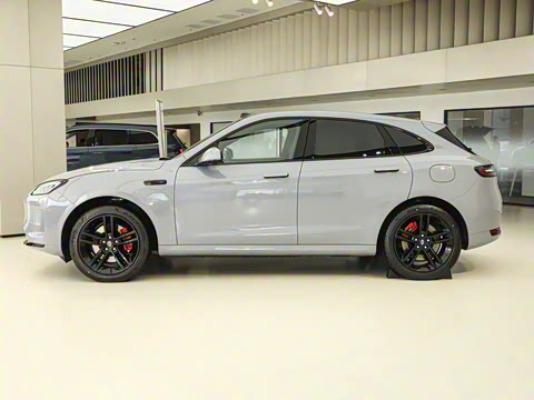 2025�� ����   Ultra ������