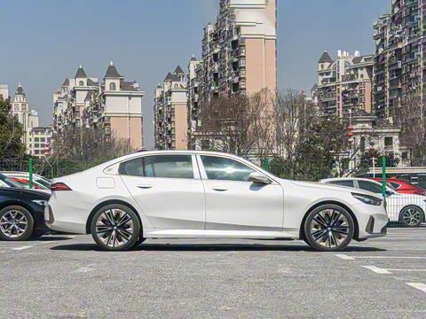 2025�� 530Li ������ ������װ