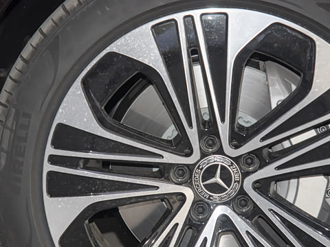 2025�� �Ŀ� E 300 L ������