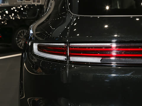 2025�� Cayenne S E-Hybrid 3.0T