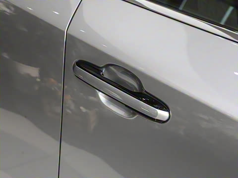 2025�� 300 ����������