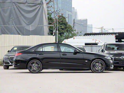 2025�� �Ŀ� C 260 L �ҹ�˶���