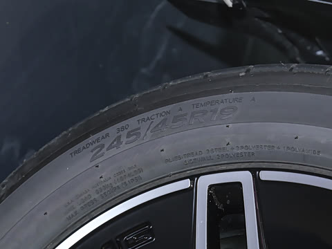 2025�� E 300 ʱ�����˶���