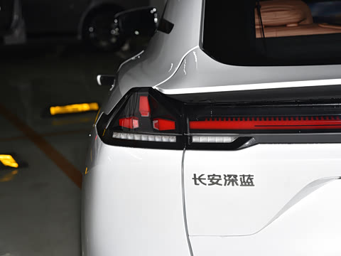 2025�� 300UltraǬ���Ǽ�ADS SE���̰�