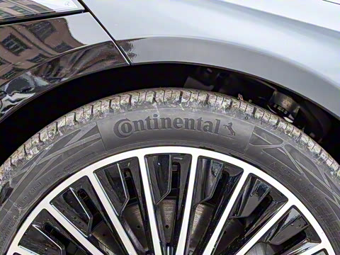 2025�� CLE 260 ���ܳ�