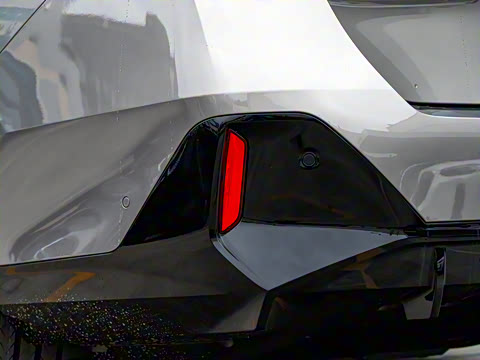 2024�� xDrive M60