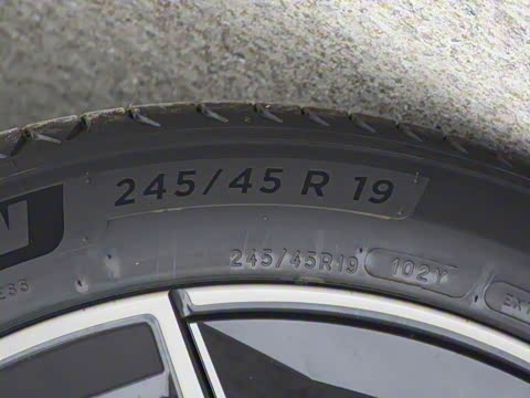 2024�� eDrive 35L M�˶���װ