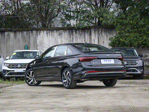 2025�� �Ŀ� 300TSI DSG׿Խ��