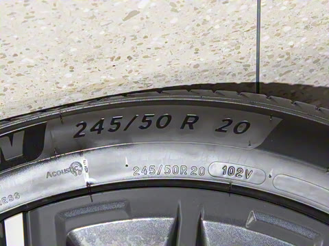 2025�� 825 Max��